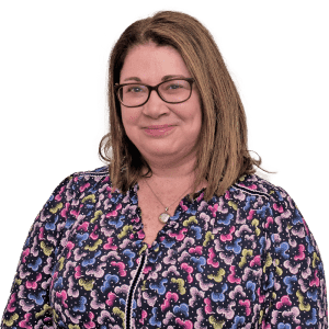 Victoria  Saunders